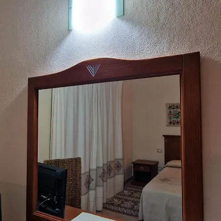 Ristorante Pizzeria Monte Arcosu Hotel Uta